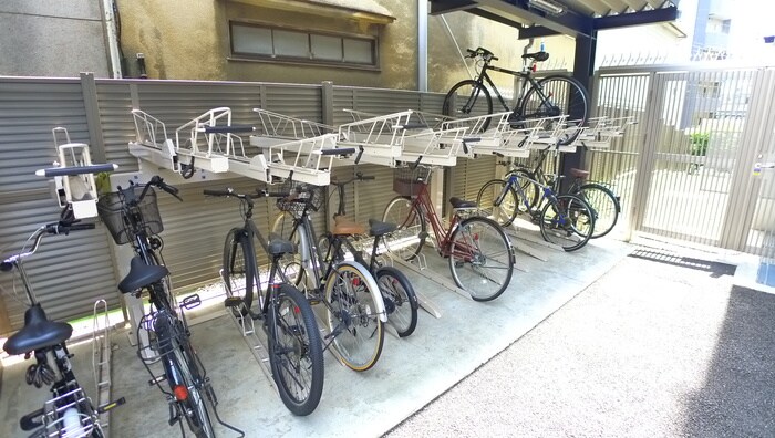 物件外観写真6　(駐輪場)