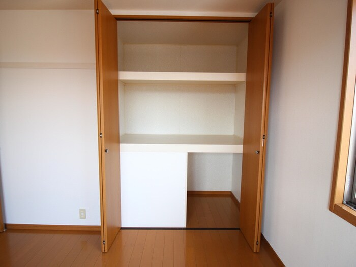 物件内観写真12　(収納)