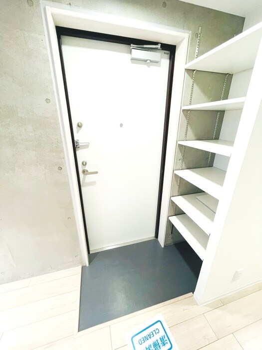 物件内観写真13　(玄関)