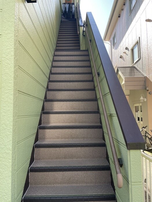 物件外観写真5　(エントランス部分)