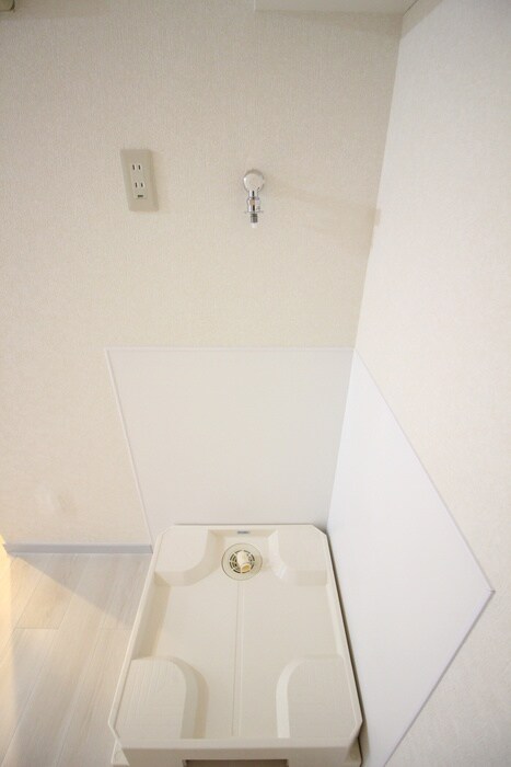 物件内観写真14　(洗濯機置場)