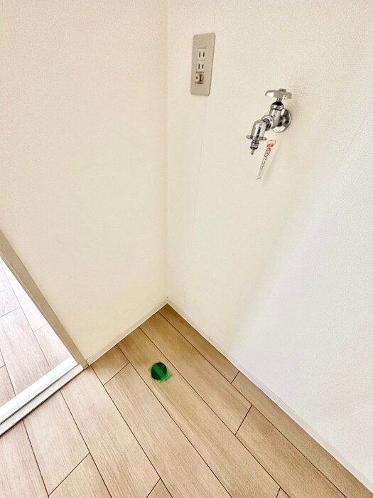 物件内観写真13　(洗濯機置場)