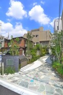 Campus Side Place