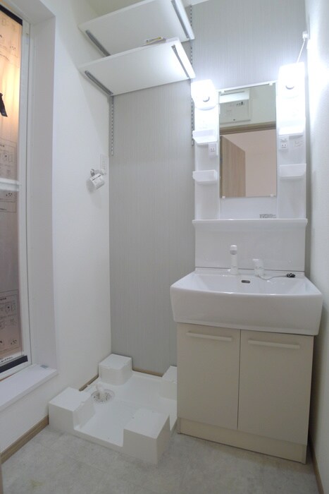 物件内観写真12　(洗濯機置場)