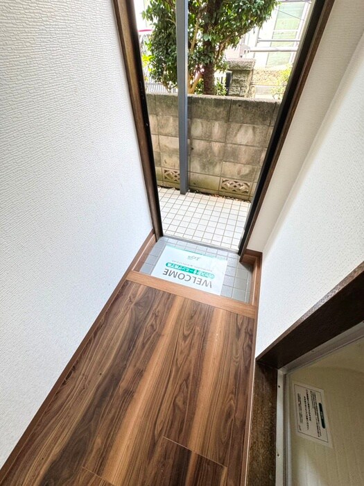 物件内観写真15　(玄関)