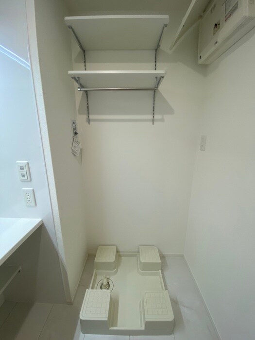 物件内観写真15　(洗濯機置場)