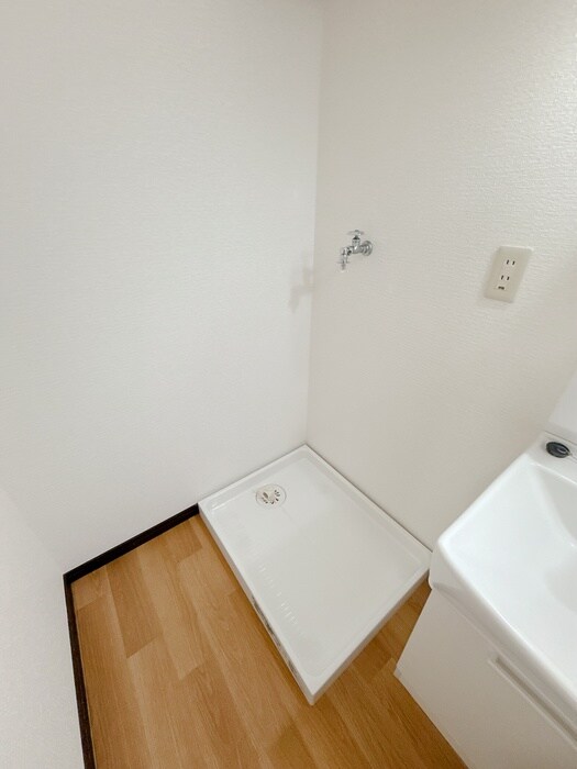 物件内観写真14　(洗濯機置場)