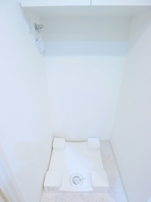 物件内観写真12　(洗濯機置場)