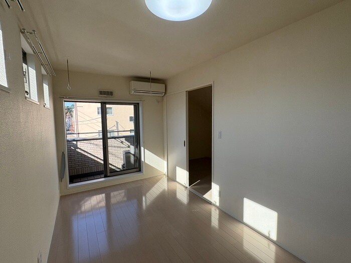 物件内観写真5　(居室)