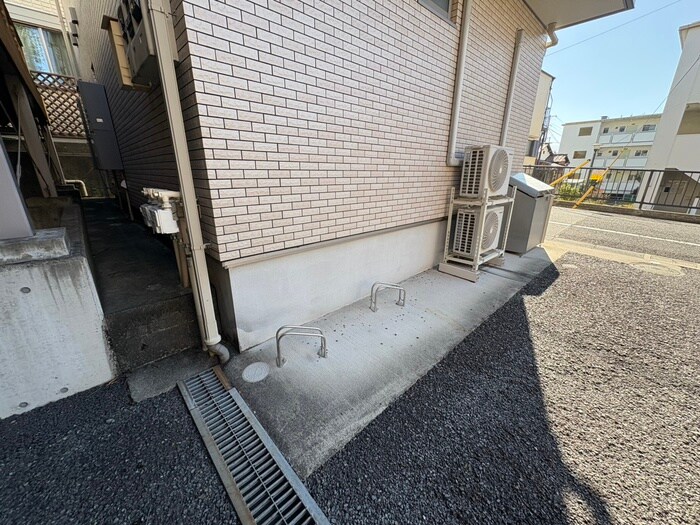 物件外観写真3　(駐輪場)