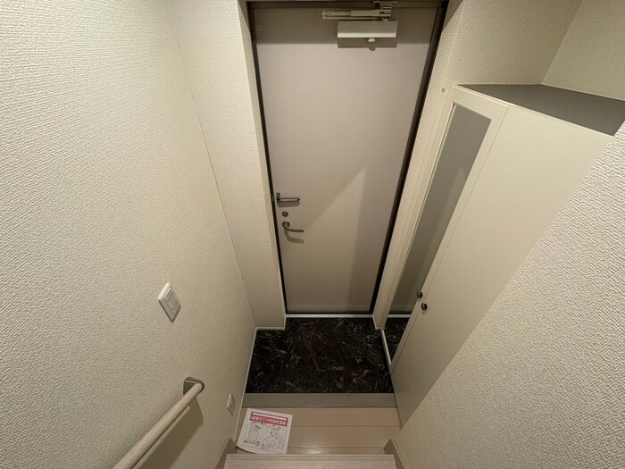 物件内観写真9　(玄関)