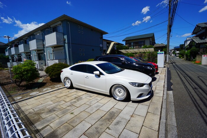 物件外観写真5　(駐車場)