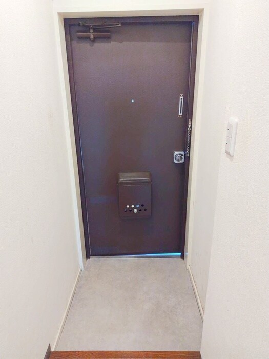 物件内観写真13　(玄関)