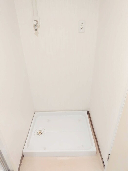 物件内観写真14　(洗濯機置場)