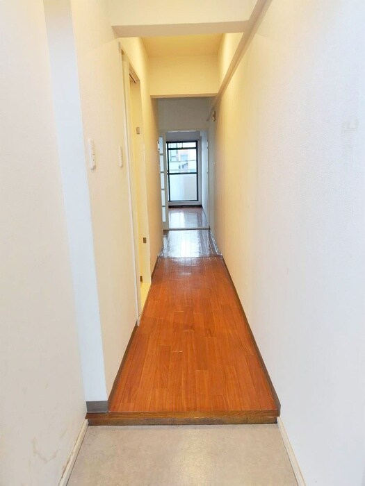 物件内観写真17　(廊下)