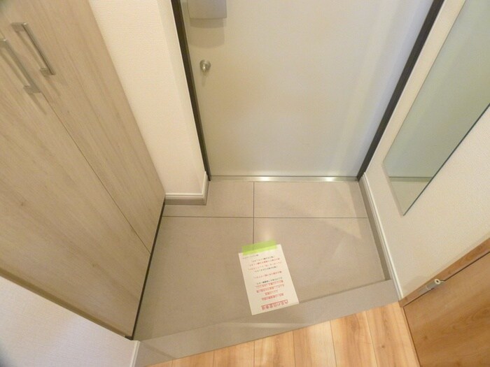 物件内観写真7　(玄関)