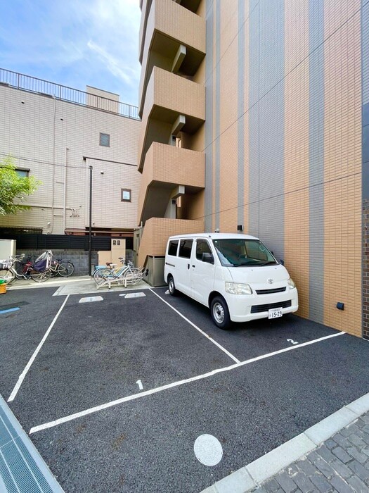 物件外観写真6　(駐車場)