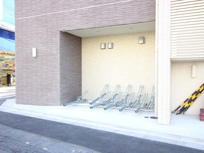 物件外観写真5　(駐輪場)