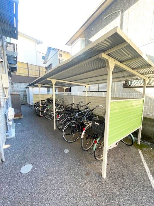 物件外観写真3　(駐輪場)