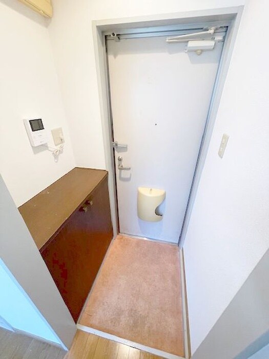 物件内観写真17　(玄関)