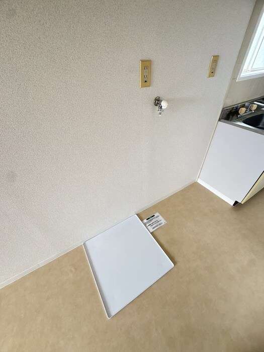 物件内観写真12　(洗濯機置場)