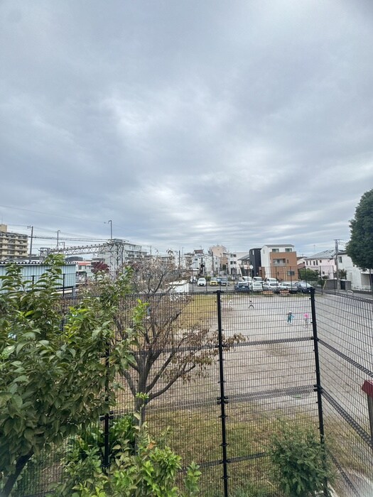 物件内観写真16　(室内からの展望)