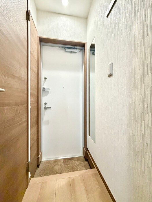 物件内観写真16　(玄関)