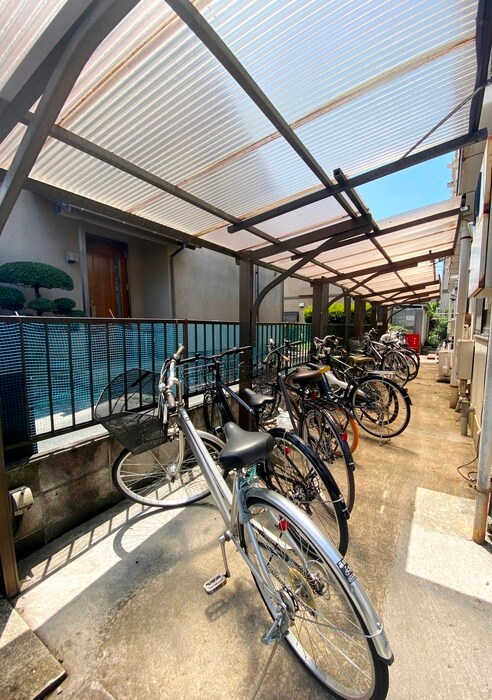 物件外観写真4　(駐輪場)