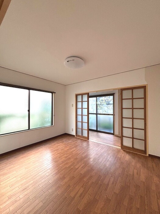 物件内観写真18　(室内からの展望)