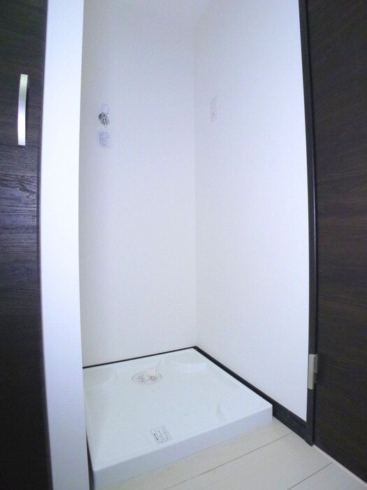 物件内観写真15　(洗濯機置場)