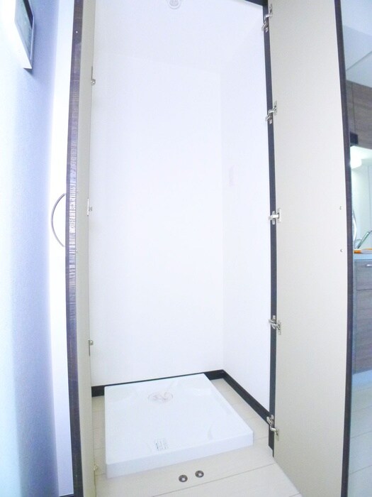 物件内観写真15　(洗濯機置場)