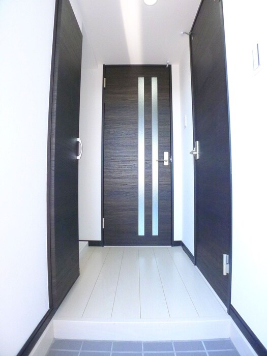 物件内観写真17　(玄関)