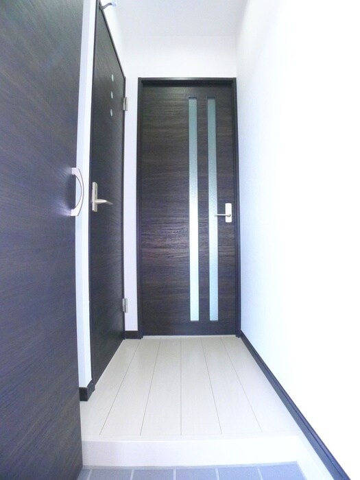 物件内観写真17　(玄関)
