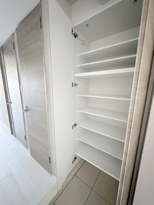 ユリカロゼ五反野Ⅱ（404）の靴箱