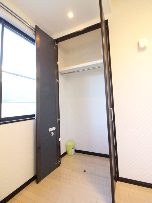 物件内観写真16　(収納)