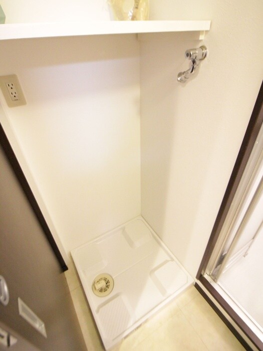 物件内観写真18　(洗濯機置場)