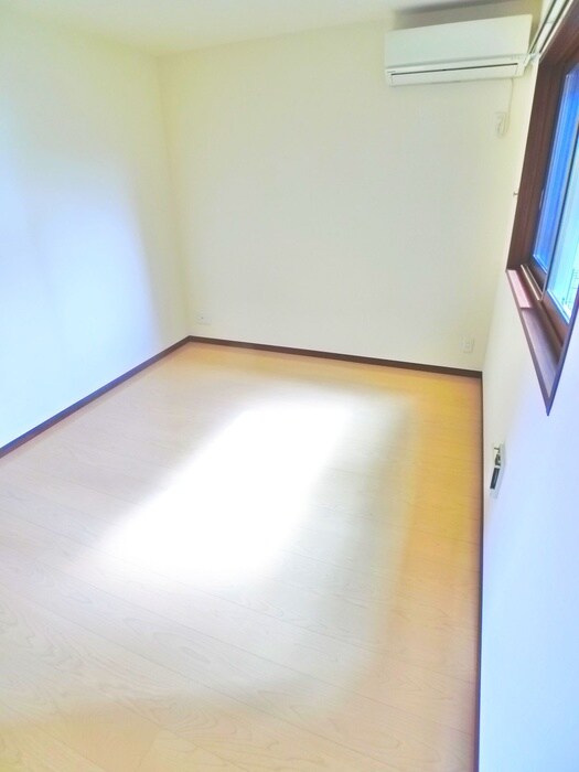 物件内観写真9　(居室)