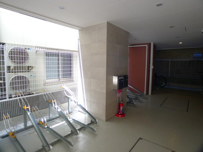 物件外観写真2　(駐輪場)