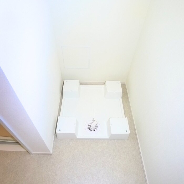 物件内観写真14　(洗濯機置場)