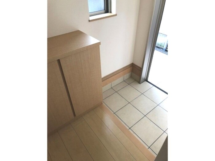 物件内観写真19　(玄関)