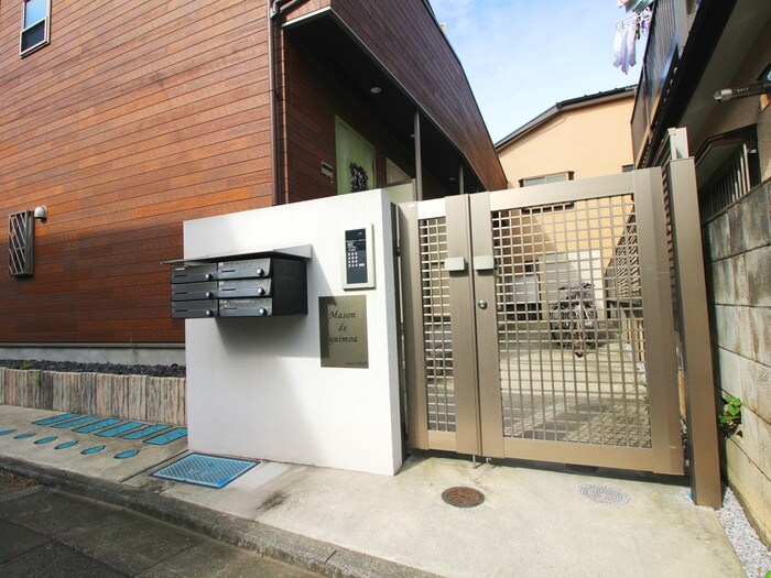 物件外観写真2　(エントランス部分)