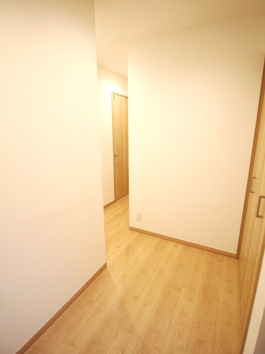 物件内観写真21　(廊下)