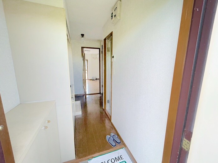 物件内観写真16　(玄関)