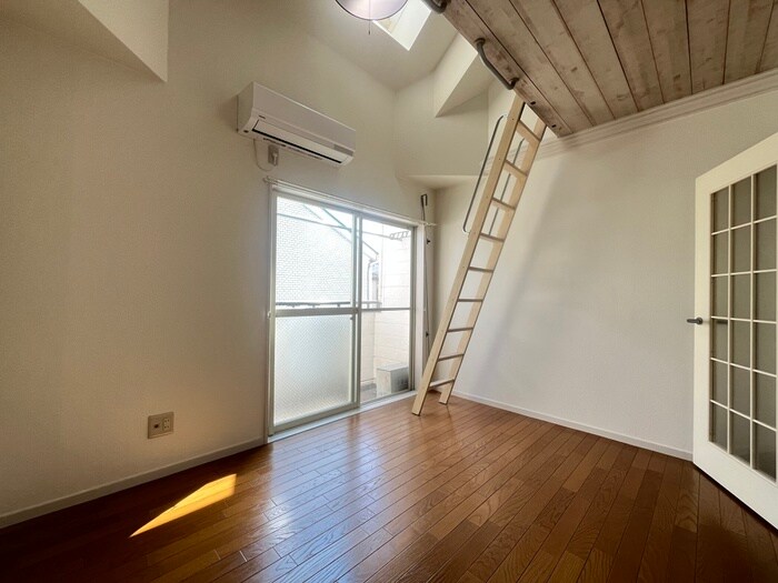 物件内観写真8　(居室)