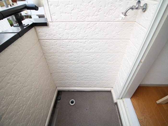 物件内観写真13　(洗濯機置場)