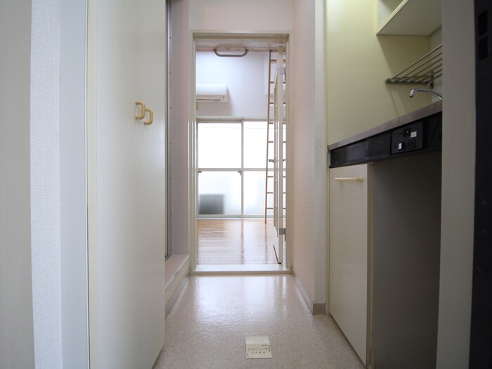物件内観写真17　(廊下)