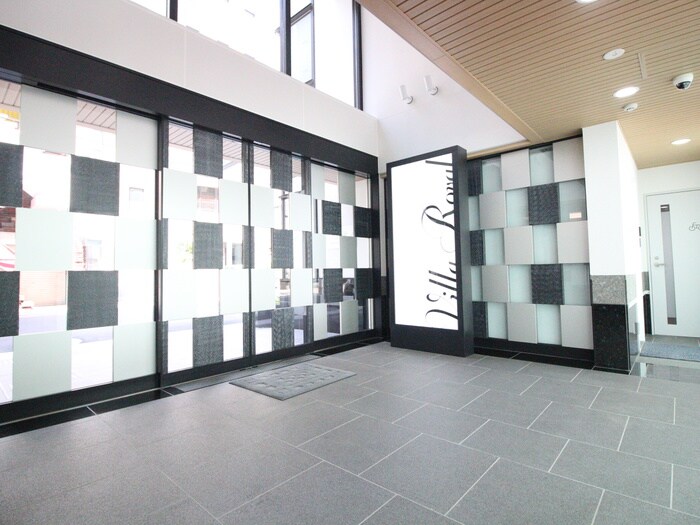 ｳﾞｨﾗﾛｲﾔﾙ ﾐｯﾄﾞｽｸｴｱ 人形町のエントランス部分