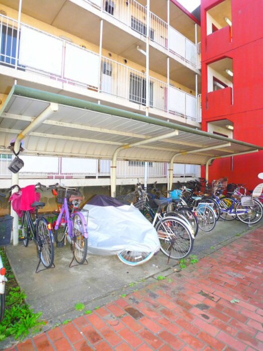 物件外観写真6　(駐輪場)