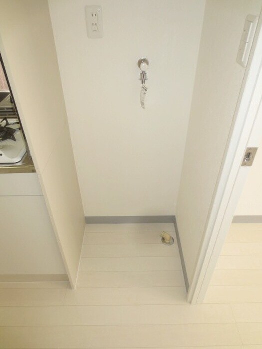 物件内観写真10　(洗濯機置場)