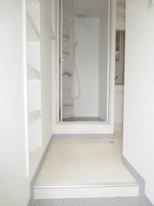 物件内観写真12　(玄関)